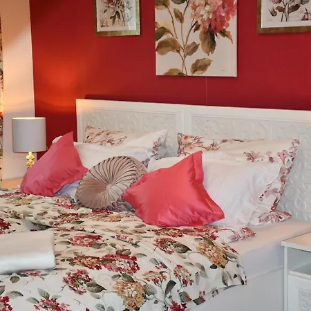 Nonas Bed & Breakfast